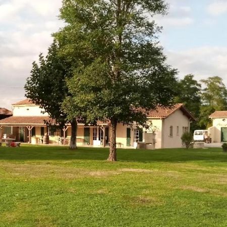 Bed and Breakfast La Mancine Laulan Jau-Dignac-et-Loirac Esterno foto