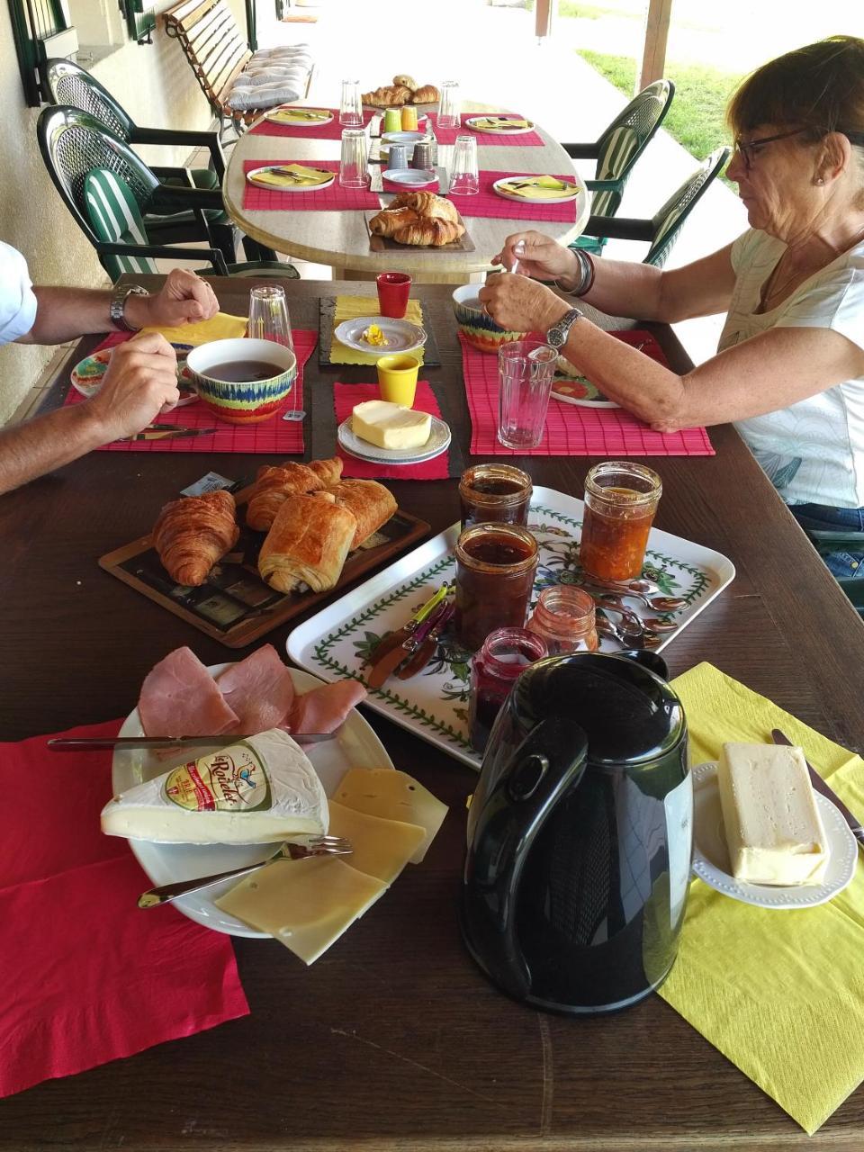 Bed and Breakfast La Mancine Laulan Jau-Dignac-et-Loirac Esterno foto