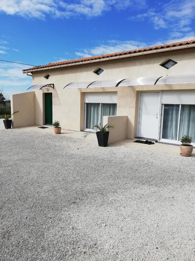 Bed and Breakfast La Mancine Laulan Jau-Dignac-et-Loirac Esterno foto